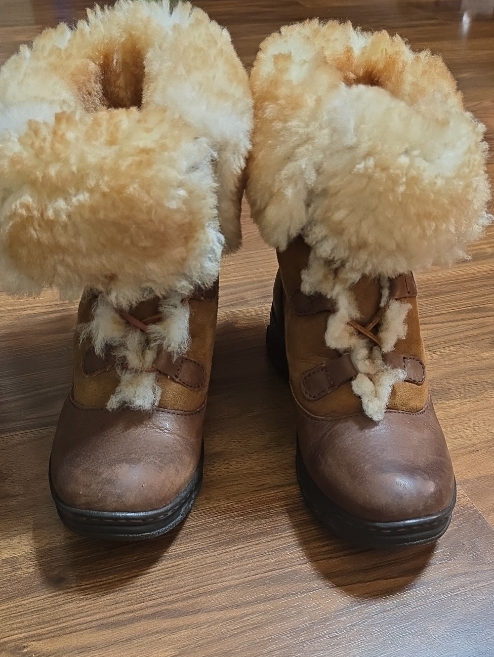 Born Filo Leather Boots with Shearling Lining